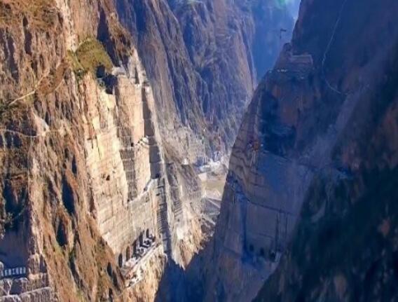 為建烏東德水電站，在峽谷底部挖90米深洞穴，用來(lái)干嘛的？