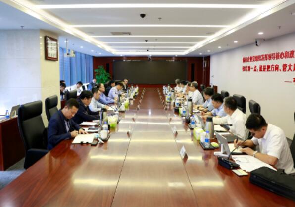 錢智民會(huì)見鞍鋼集團(tuán)董事長(zhǎng)、黨委書記譚成旭