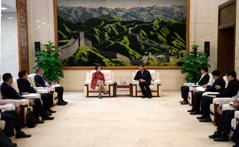 陳飛虎會見江西省委常委、副省長吳忠瓊