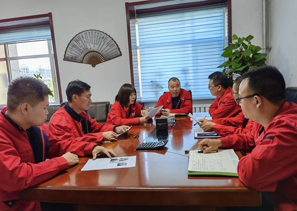 烏海電業(yè)局千里山分局：修訂宣貫班組標(biāo)準(zhǔn)，促進(jìn)班組有序發(fā)展