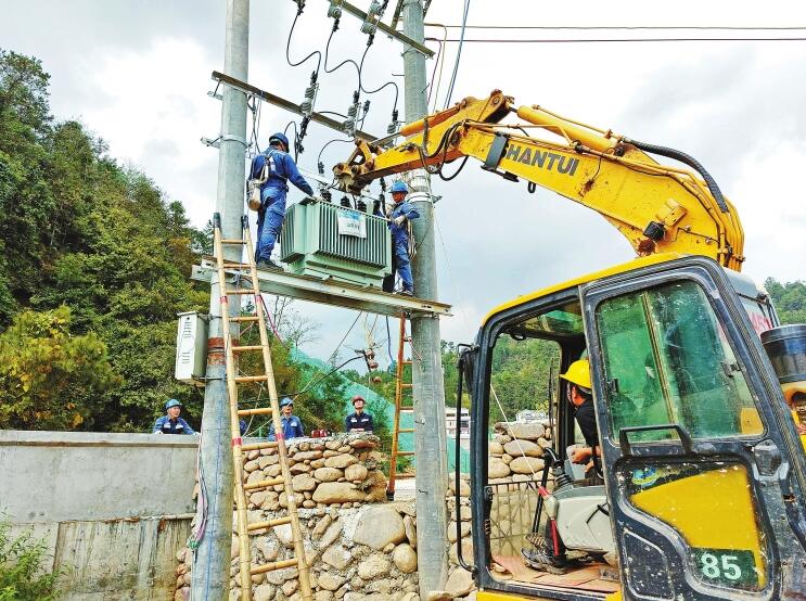 南方電網(wǎng)公司加強(qiáng)農(nóng)村電網(wǎng)建設(shè)，以充足電力激發(fā)鄉(xiāng)村活力