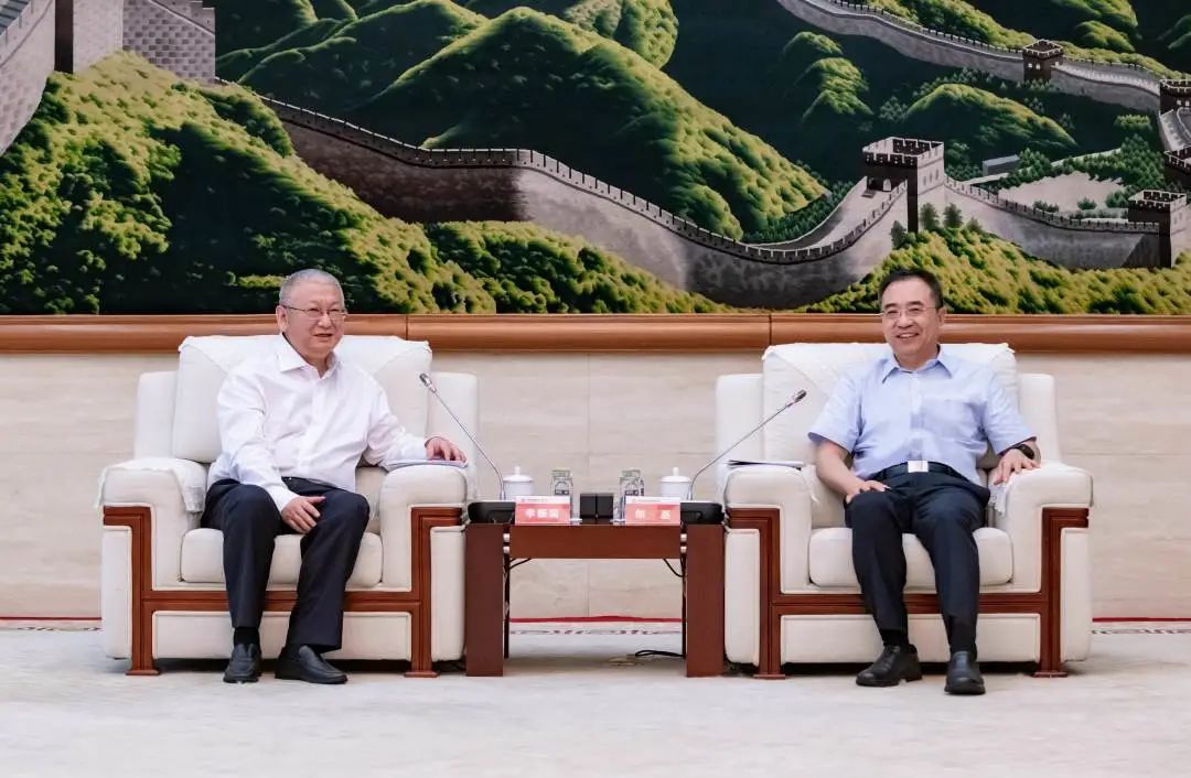 鄒磊會(huì)見(jiàn)隆基股份總裁李振國(guó)、森特股份董事長(zhǎng)劉愛(ài)森
