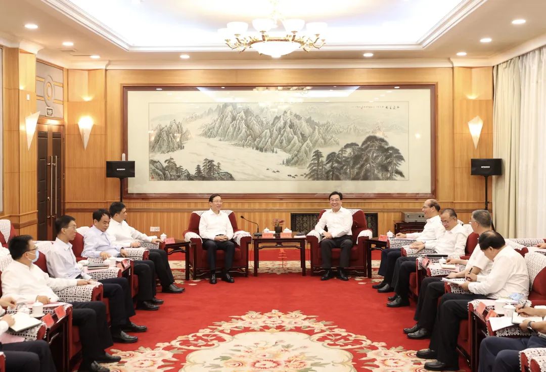 國家電網(wǎng)董事長、黨組書記辛保安與青海省委書記信長星、省長吳曉軍會談