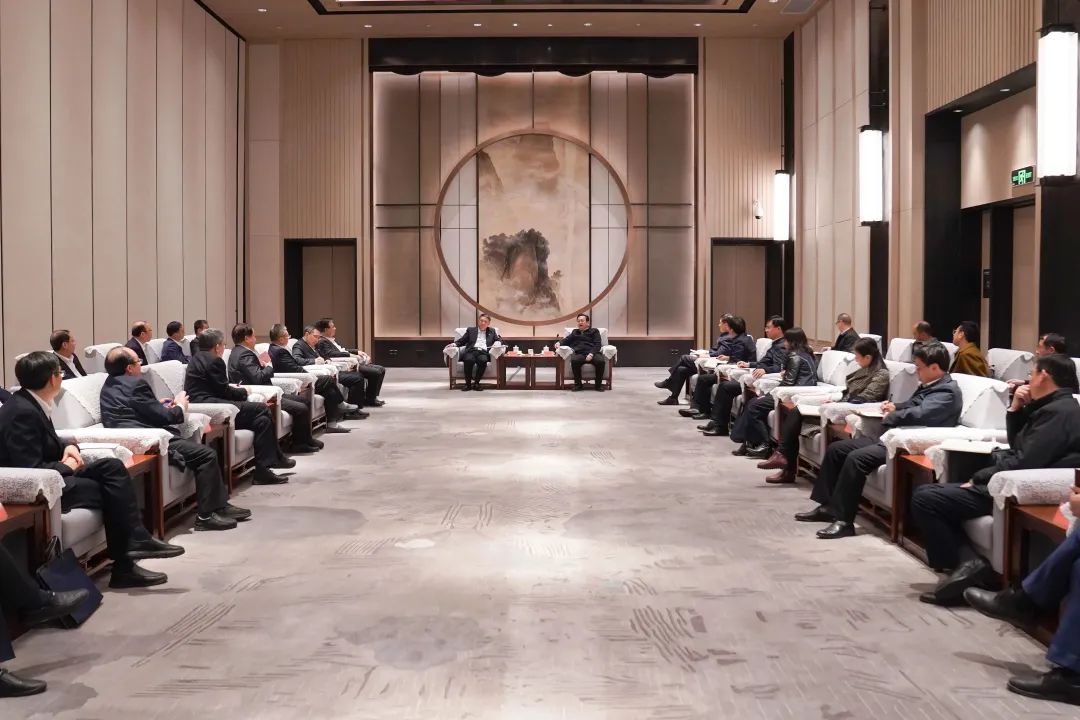 華能集團(tuán)黨組書(shū)記、董事長(zhǎng)溫樞剛拜會(huì)雄安新區(qū)黨工委書(shū)記、管委會(huì)主任張國(guó)華