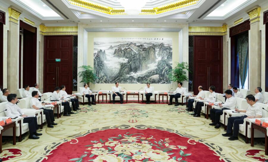 中國電建黨委書記、董事長丁焰章拜會貴州省委書記徐麟、省長李炳軍