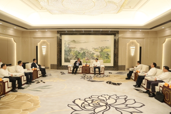 中國電建黨委副書記、總經理王斌與江蘇省委常委、蘇州市委書記曹路寶舉行會談