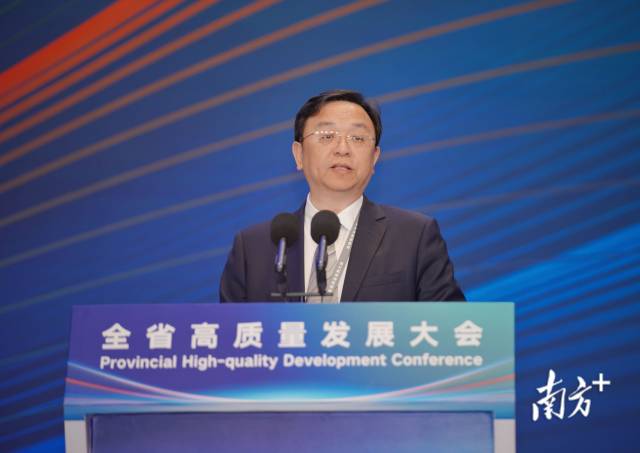 王傳福：新能源汽車發(fā)展只會快跑，不給喘口氣機會