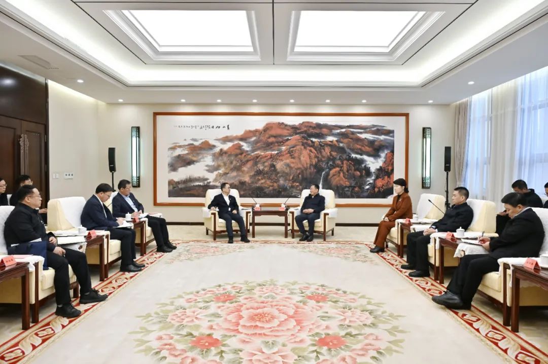 中國(guó)大唐集團(tuán)有限公司董事長(zhǎng)鄒磊拜會(huì)內(nèi)蒙古自治區(qū)黨委書(shū)記孫紹騁、自治區(qū)主席王莉霞