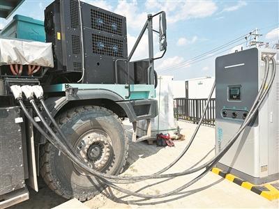 “1分鐘30度”，新能源重卡充電提速