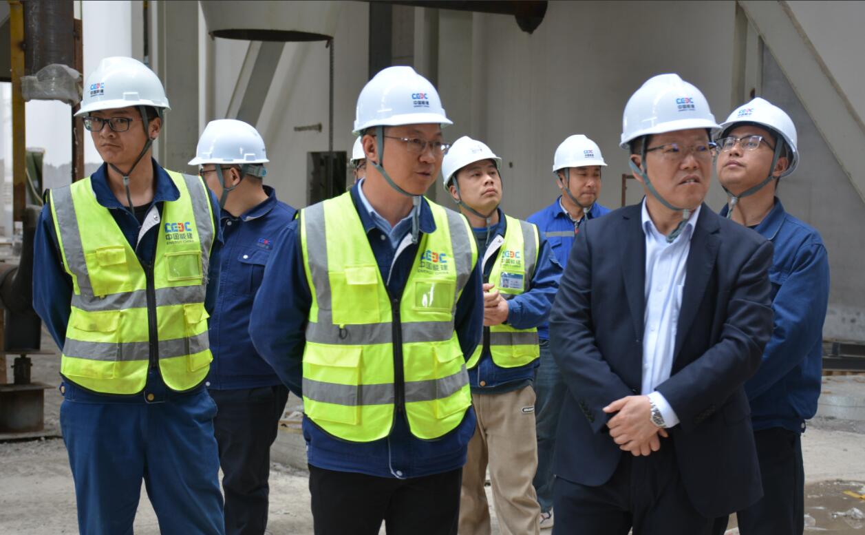 中國能建建筑集團(tuán)黨委副書記、總經(jīng)理羅耕能到正寧百萬項目指導(dǎo)調(diào)研