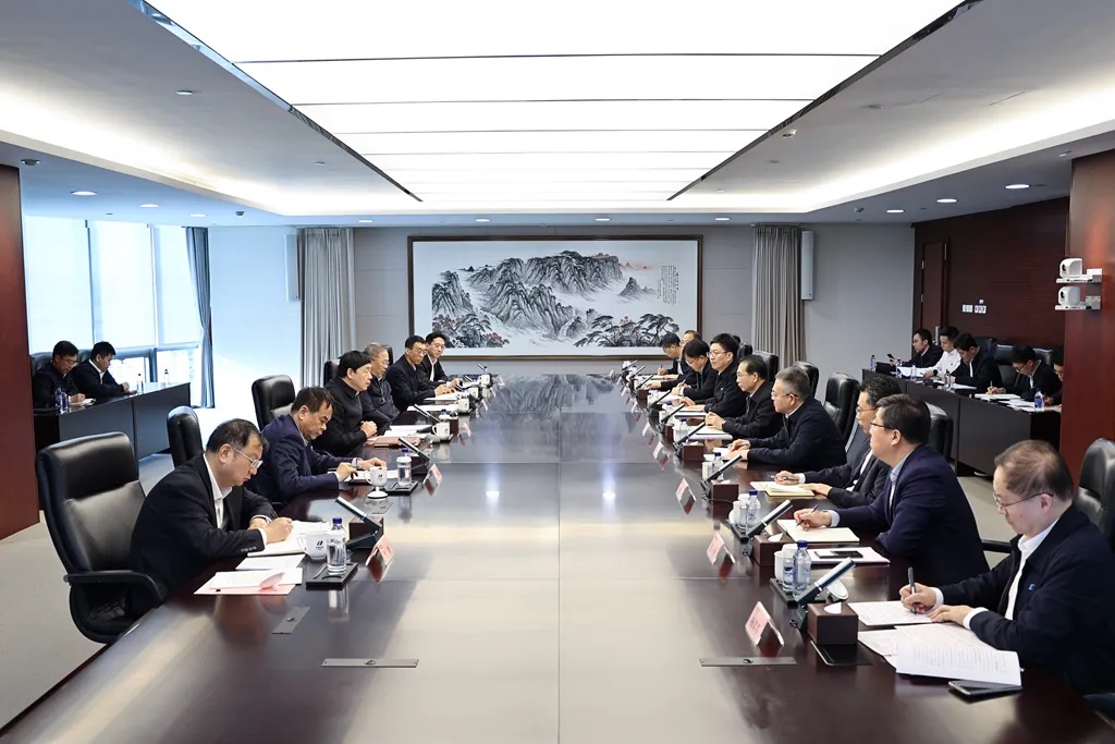 華電集團董事長江毅、總經(jīng)理葉向東與國家電網(wǎng)董事長、黨組書記張智剛會談
