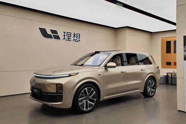 理想汽車(chē)，一天跌沒(méi)了400億