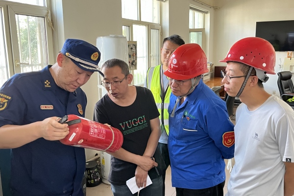 內(nèi)蒙古電力公司烏海千里山供電公司：蒙電愛心光明行，用電無憂筑防線