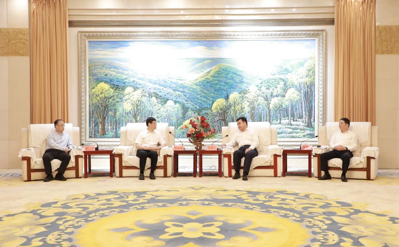 華電煤業(yè)黨委書記、董事長(zhǎng)杜將武拜會(huì)慶陽市委書記黃澤元