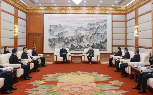 中國(guó)電建黨委書記、董事長(zhǎng)丁焰章拜會(huì)四川省委副書記、省長(zhǎng)施小琳