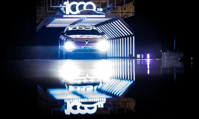 年產(chǎn)量破千萬，中國新能源汽車挑戰(zhàn)中前行