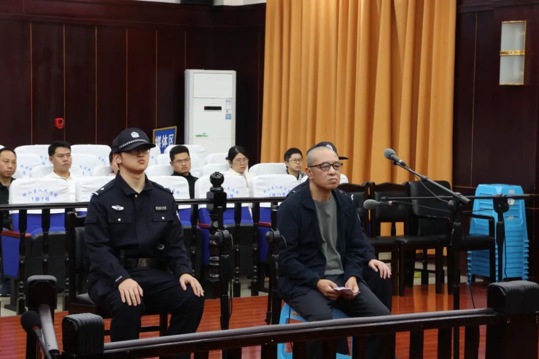 貴州電網(wǎng)原專職董事徐銘受賄、行賄案一審宣判