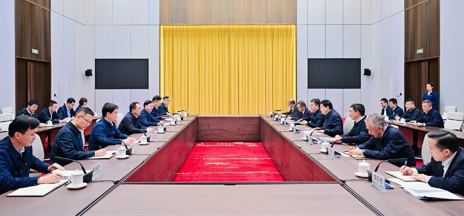 中國大唐集團(tuán)董事長鄒磊、總經(jīng)理張傳江與國家電網(wǎng)董事長張智剛、總經(jīng)理龐驍剛會談