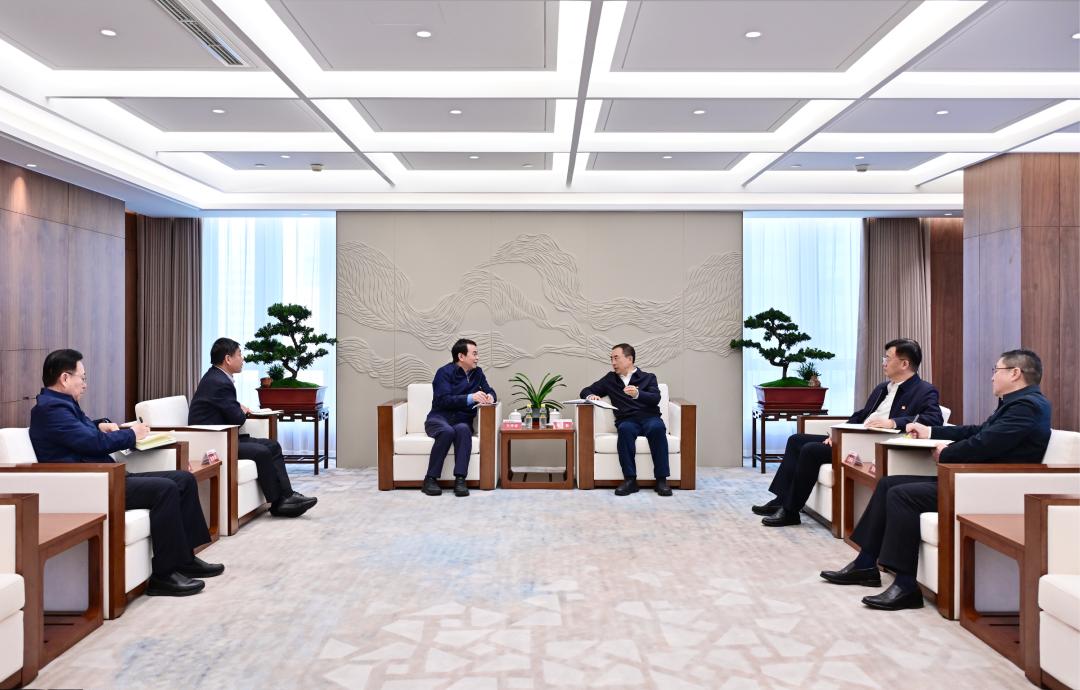 大唐集團(tuán)黨組書記、董事長鄒磊與中電聯(lián)黨委副書記、專職副理事長王抒祥會談